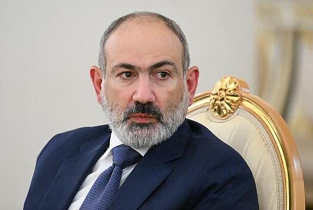 Paşinyan bildirib ki, Ermənistana yeni konstitusiya lazımdır...