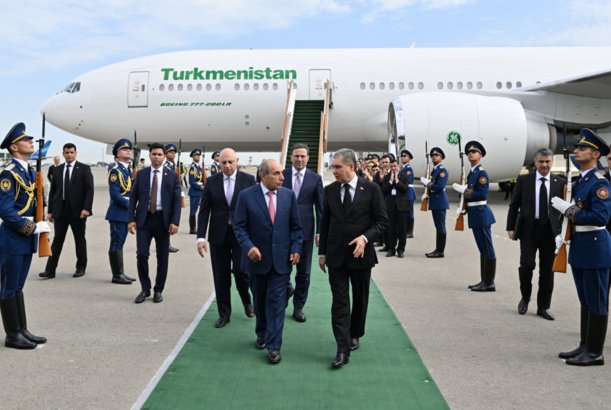 Chairman of People's Council of Turkmenistan arrives in Azerbaijan