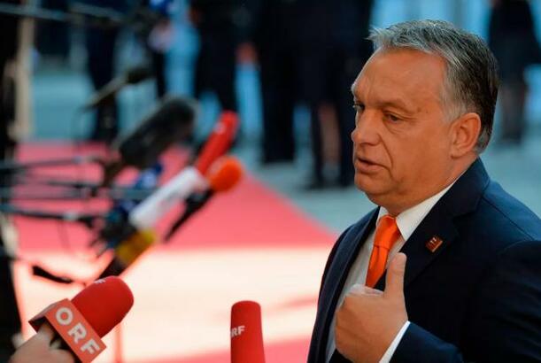 Zakarpatiyada kilsə yandırıldıqdan sonra macarlar təqib olunur...