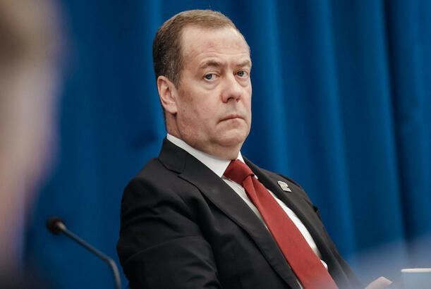 Hə, bu dəfə isə Medvedev Trampın hədələrinə sərt cavab verdi...