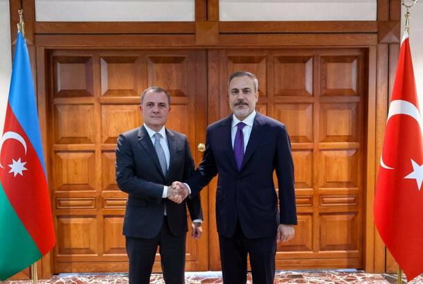 Hakan Fidan ilə Ceyhun Bayramov regional məsələlər müzakirə ediblər