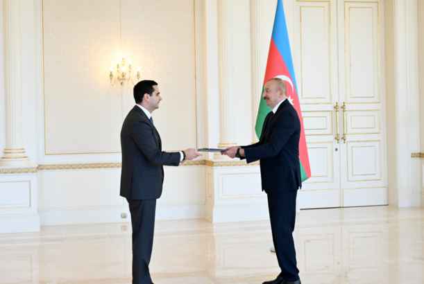 Prezident İlham Əliyev Slovakiyanın Azərbaycanda yeni təyin olunmuş səfirinin etimadnaməsini qəbul edib