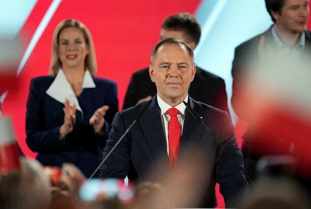 Polşa prezidenti işsiz ukraynalıları müavinətdən məhrum edib...