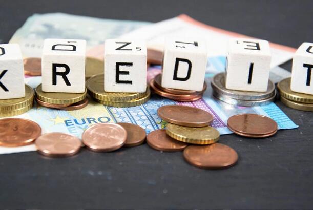 Azərbaycan iqtisadiyyatına kredit qoyuluşu 11 % artıb