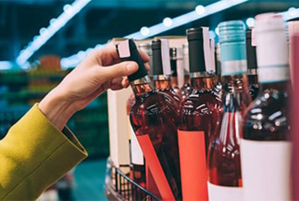 Belarus Rusiya alkoqolunun satışını qadağan etdi...