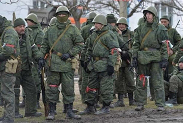 Rus əsgərlərini bir-birinə qarşı "qladiator" döyüşlərinə məcbur edirlər..?