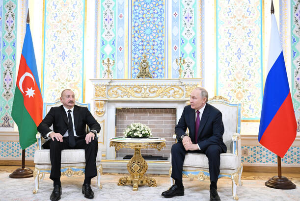 AZAL təyyarəsinin qəzaya uğramasının bir neçə səbəbi var - Putin