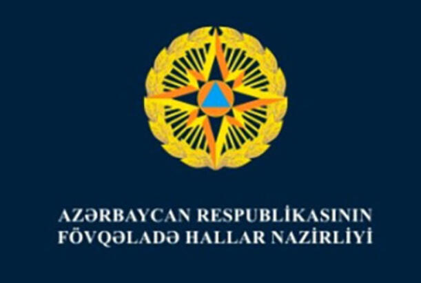 FHN əməkdaşları bağlı qapı arxasında qalan vətəndaşları xilas ediblər