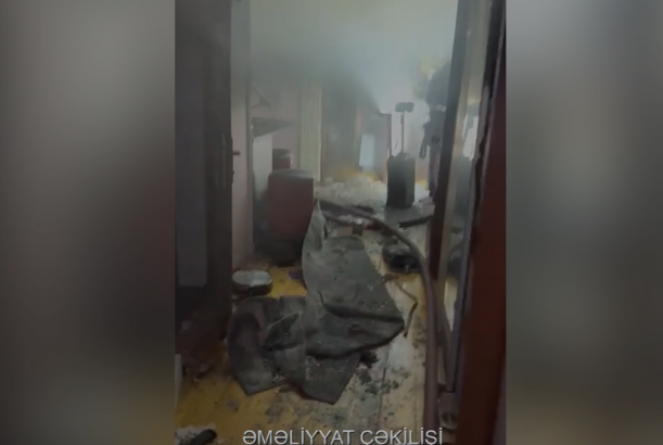 Bakıda fərdi yaşayış evində yanğın baş verib, xəsarət alanlar var