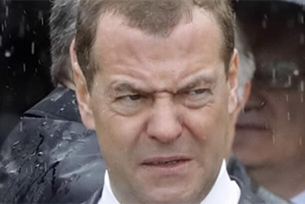 Medvedev “Trampın Rusiya ilə müharibə yoluna girdiyini” deyir...