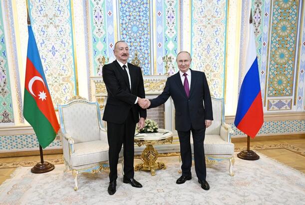 Vladimir Putin Prezident İlham Əliyevə zəng edib