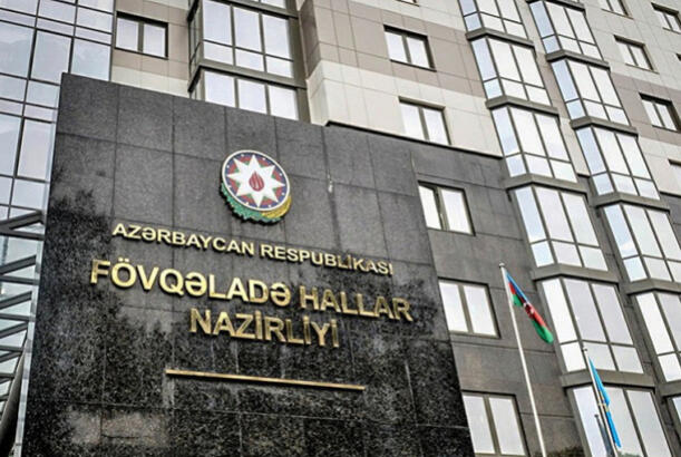 Bakıda su anbarına düşən şəxs xilas edilib