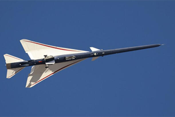 Amerikanın yeni səsdən sürətli təyyarəsi X-59 ilk uçuşunu başa vurdu...