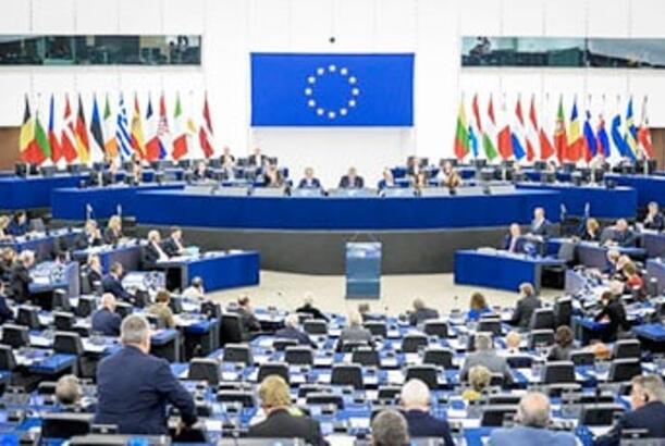 Avropa Parlamenti Rusiya təbliğat saytlarını bloklamaq istəyir...