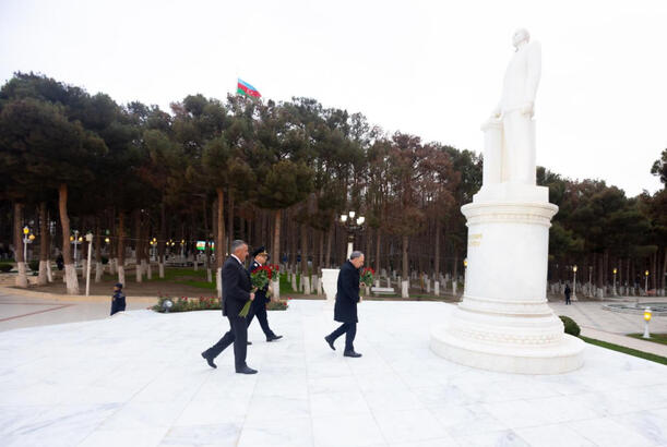 Baş prokuror Abşeron rayonunda vətəndaşların müraciətlərini dinləyib - FOTOLAR