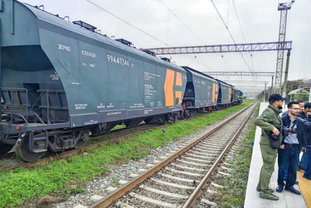 Azərbaycandan keçməklə Ermənistana yola salınacaq növbəti qatar Biləcəri stansiyasına çatıb