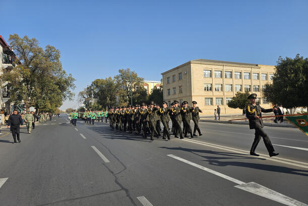 Naxçıvanda Zəfərin 5 illiyi münasibətilə hərbi yürüş keçirilib - FOTOLAR