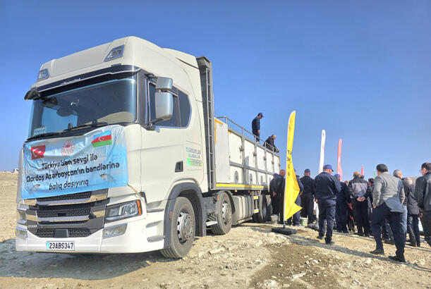 Naxçıvanda Heydər Əliyev Su Anbarına 300 min balıq körpəsi buraxılıb - FOTOLAR