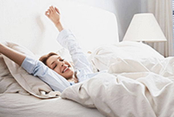 Alimlər niyə tam qaranlıqda yatmalı olduğunuzu izah edirlər...