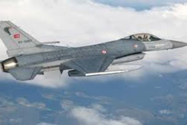 Bakıda hərbi paradda Türkiyənin "F16" təyyarələri uçuş həyata keçirib