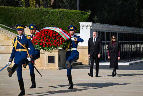 Prezidenti İlham Əliyev və birinci xanım Mehriban Əliyeva Şəhidlər xiyabanını ziyarət ediblər - FOTOLAR