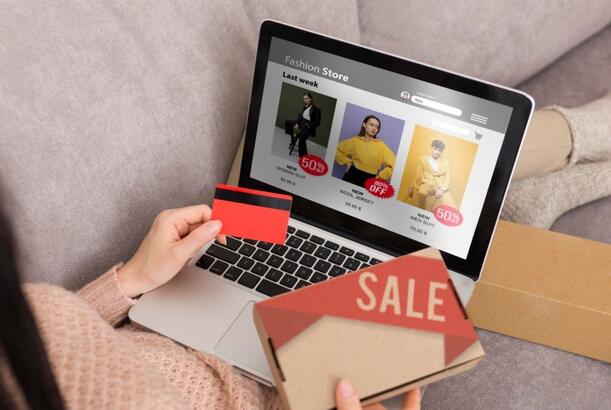 Çində 40 yaşlı bir qadının internetdən krem ​​alıb və sonra...