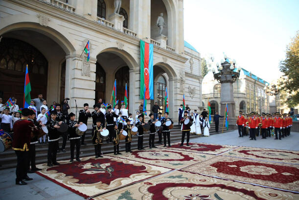 Gəncədə 9 Noyabr – Dövlət Bayrağı Günü qeyd olunub - FOTOLAR 