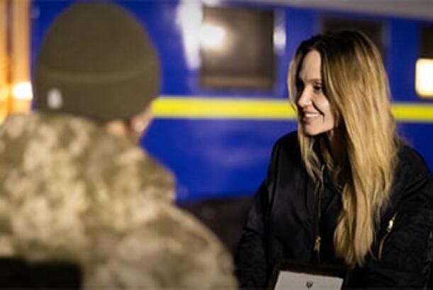 Ancelina Coli  Ukraynaya səfərindən bəri ilk açıqlamasını verdi...