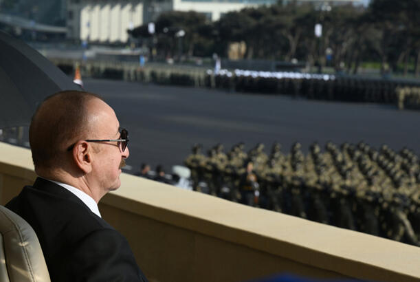 İlham Əliyev tarixi paraddan görüntülər paylaşdı - VİDEO 