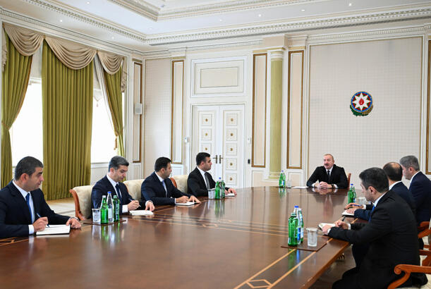 İlham Əliyev yeni səlahiyyətli nümayəndəni və icra hakimiyyətlərinə təyin olunan başçıları qəbul edib