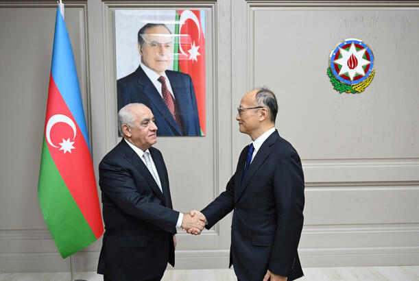 Baş nazir Əli Əsədov Asiya İnkişaf Bankının prezidenti ilə görüşüb