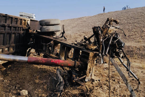 Şamaxıda yük maşını aşıb