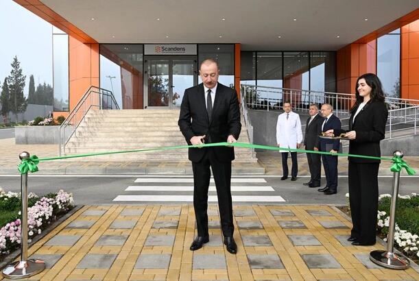 İlham Əliyev dərman preparatları istehsalı müəssisəsinin açılışında iştirak edib - FOTOLAR