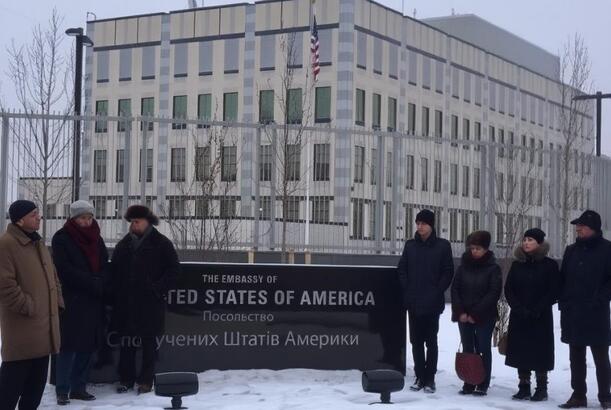 Trampın planı demək olar ki, müzakirə olunmayandır..?