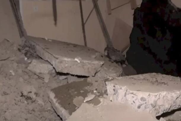 Goranboyda binada mənzilin döşəməsi çöküb