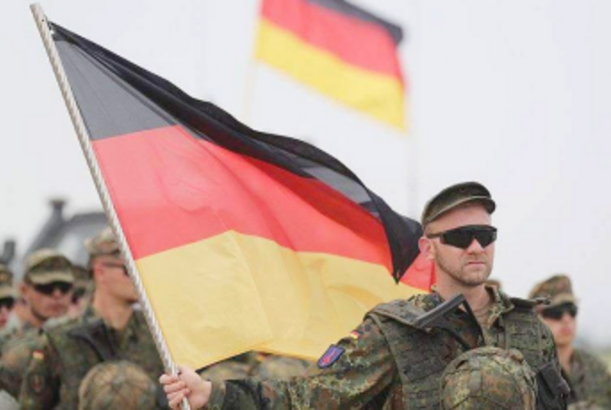 Almaniya məcburi hərbi xidməti nəzərdən keçirir...