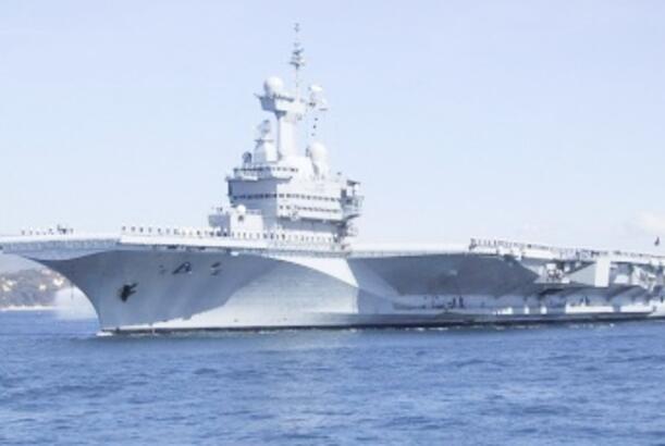 Fransanın əsas qüvvəsi olaraq qalan nüvə təyyarədaşıyan gəmisi...