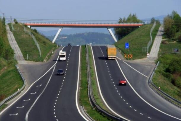 Yol Polisi İdarəsi yollardakı vəziyyətlə bağlı müraciət etdi
