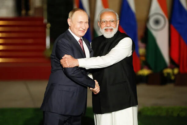 Kreml Hindistanı itirir...