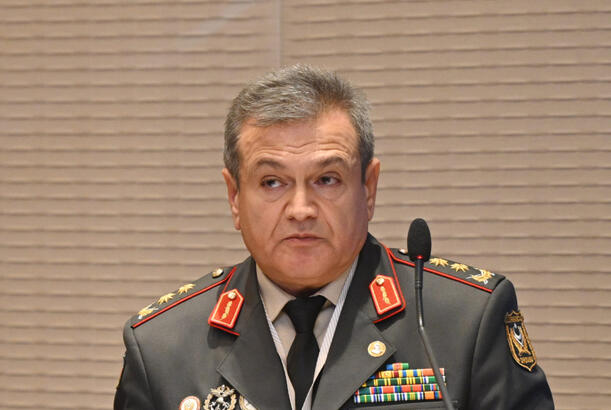 Azər Əliyev müdafiə və təhlükəsizlik sahəsində topoqrafik xəritələrin əhəmiyyətindən danışıb