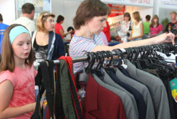 Ruslar kütləvi şəkildə “ekonom” etməyə başlayırlar...