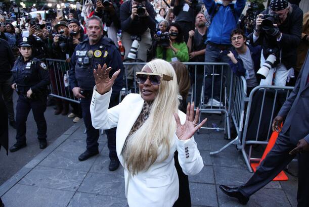 Şon Kombsun anası P. Diddi haqqında yeni sənədli serialdan şikayətlənir...