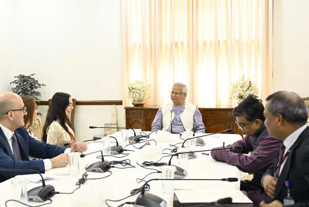 Leyla Əliyeva və Arzu Əliyeva Dəkkədə Banqladeşin müvəqqəti hökumətinin Baş müşaviri ilə görüşüblər - FOTOLAR