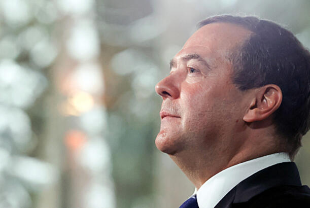 Medvedev ABŞ-ın "nüvə beşliyi" ideyasını yumoristik şəkildə şərh edib...