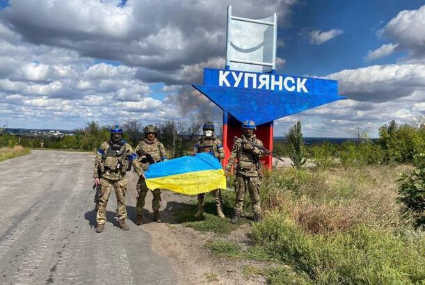 Və Zelenski azad edilmiş Kupyanska səfər edir...