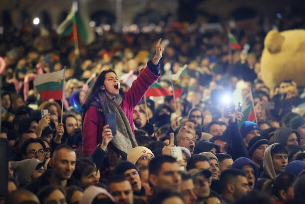 "Donuzu yemləməyin..!"