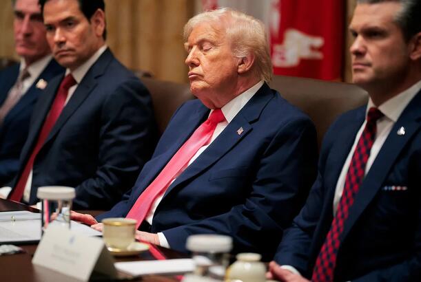 O, yatmır. Sadəcə gözlərini yumur və...