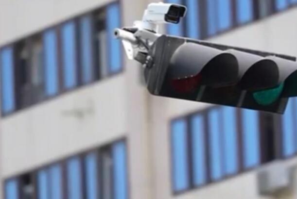 "Ağıllı svetoforlar yol hərəkətini daha təhlükəsiz edir" - EKSPERT DANIŞDI 