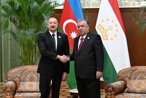 Emoməli Rəhmon Azərbaycan liderini təbrik edib