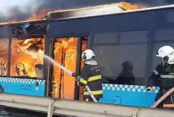 Saray qəsəbəsində avtobusda baş verən yanğın söndürülüb